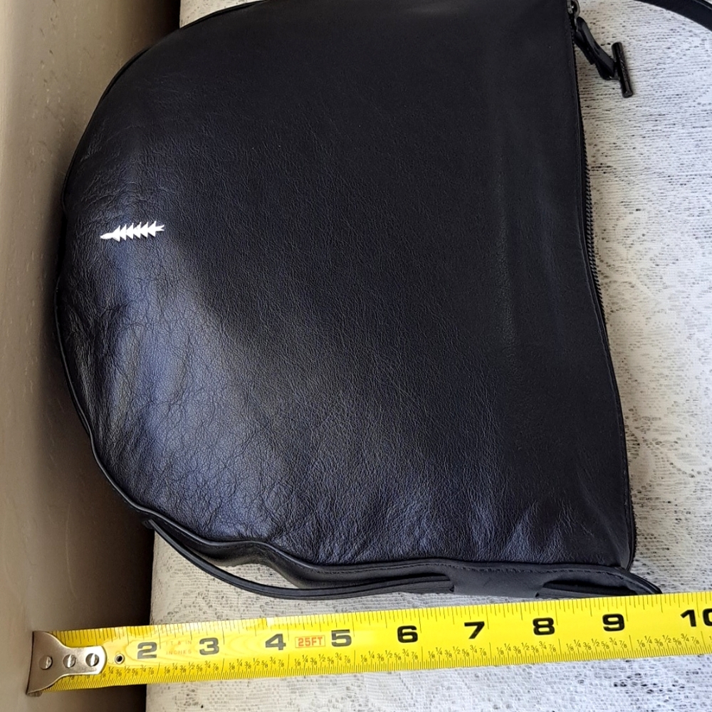 📢Sold‼️ Thacker New York Black Leather Sling Half Moon Hobo Crossbody Bag - Picture 11 of 15